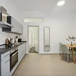 Ξενοδοχείο με διαμερίσματα Limehome Jordanstrasse 4*