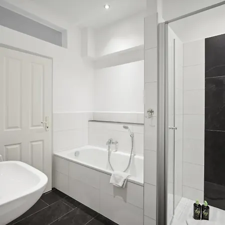 Apart Otel Limehome Jordanstrasse 4*